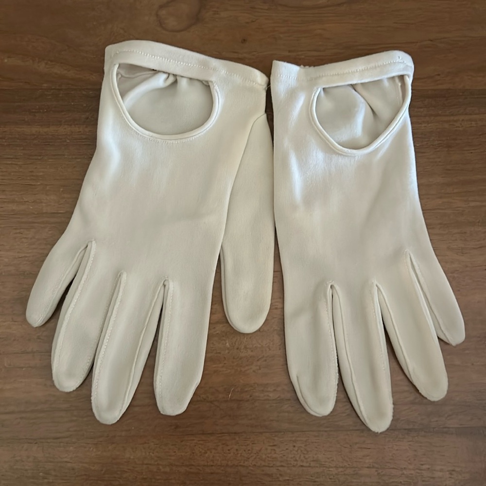 Vintage ladies gloves
